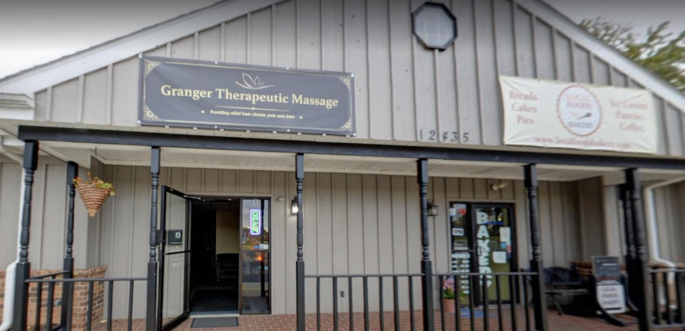 Picture of front of building from parking lot. Granger Therapeutic Massage, call 1+ 574-400-0664