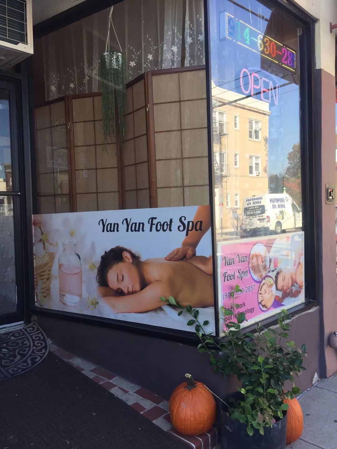 Picture of front door entrance of Yan yan Foot Spa in Mamaroneck New York USA  call 1+ 914-630-2857